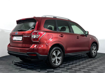Подержанный автомобиль Subaru Forester Suv 2015 года (5 фото)