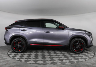 Подержанный автомобиль Omoda C5 2022 года (4 фото)