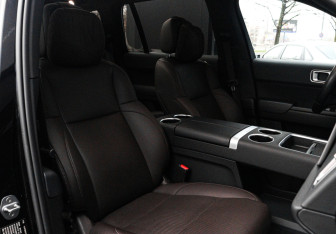 Подержанный автомобиль LiXiang L9 2024 года (9 фото)