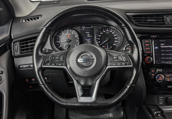 Подержанный автомобиль Nissan Qashqai 2020 года (22 фото)