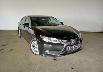 Подержанный автомобиль Lexus ES 2014 года (3 фото)