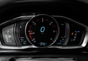 Подержанный автомобиль Volvo XC60 2015 года (10 фото)