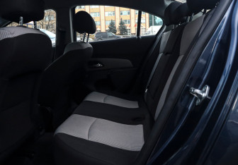 Подержанный автомобиль Chevrolet Cruze Sedan 2011 года (10 фото)