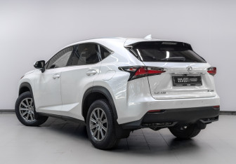 Подержанный автомобиль Lexus NX 2015 года (7 фото)