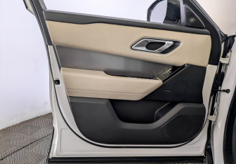 Подержанный автомобиль Land Rover Range Rover Velar 2019 года (19 фото)