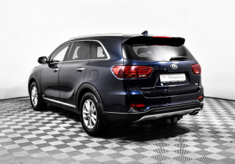 Подержанный автомобиль Kia Sorento 2019 года (7 фото)