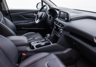 Подержанный автомобиль Hyundai Santa Fe 2019 года (10 фото)