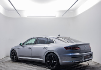 Подержанный автомобиль Volkswagen Arteon 2020 года (7 фото)