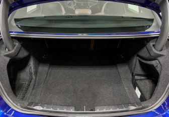 Подержанный автомобиль BMW M3 Sedan 2017 года (9 фото)