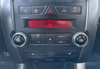 Подержанный автомобиль Kia Sorento 2009 года (16 фото)