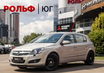 Подержанный автомобиль Opel Astra Hatchback 2008 года (1 фото)