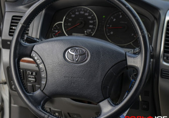 Подержанный автомобиль Toyota Land Cruiser Prado 2008 года (14 фото)