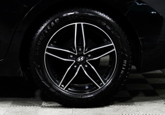 Подержанный автомобиль Hyundai Elantra Sedan 2018 года (7 фото)