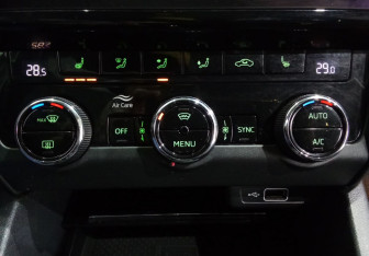 Подержанный автомобиль Skoda Octavia Liftback 2019 года (15 фото)