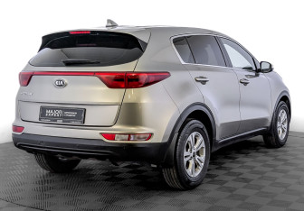 Подержанный автомобиль Kia Sportage 2017 года (5 фото)