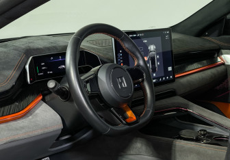 Подержанный автомобиль Zeekr 001 2023 года (12 фото)