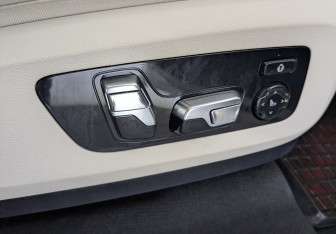 Подержанный автомобиль BMW X7 2023 года (24 фото)