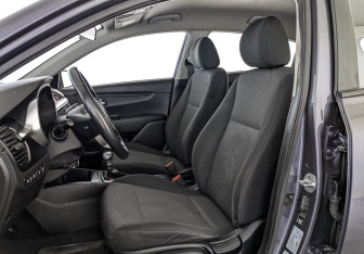 Подержанный автомобиль Kia Rio Hatchback 2021 года (19 фото)