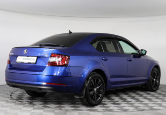 Подержанный автомобиль Skoda Octavia Liftback 2019 года (5 фото)