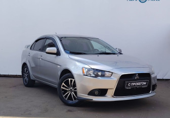 Подержанный автомобиль Mitsubishi Lancer Sedan 2013 года (3 фото)