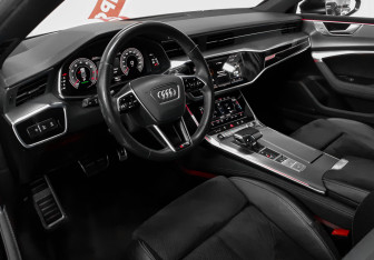 Подержанный автомобиль Audi A7 2021 года (12 фото)
