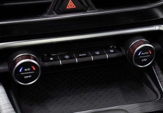 Подержанный автомобиль Geely Tugella 2023 года (18 фото)