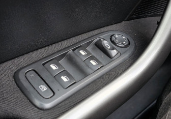 Подержанный автомобиль Peugeot 408 2013 года (14 фото)