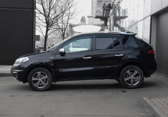 Подержанный автомобиль Renault Koleos 2012 года (8 фото)