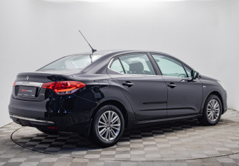 Подержанный автомобиль Citroen C4 Sedan 2013 года (5 фото)