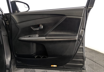 Подержанный автомобиль Toyota Venza 2013 года (24 фото)