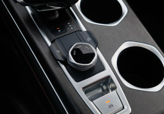 Подержанный автомобиль Changan UNI-S 2024 года (21 фото)