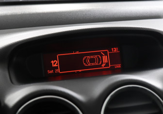 Подержанный автомобиль Peugeot 308 Hatchback 2011 года (10 фото)