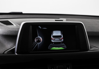 Подержанный автомобиль BMW X1 2017 года (13 фото)