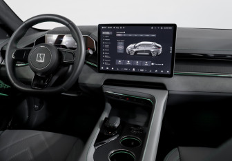 Подержанный автомобиль Zeekr 001 2023 года (12 фото)