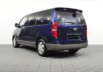 Подержанный автомобиль Hyundai Grand Starex 2008 года (3 фото)