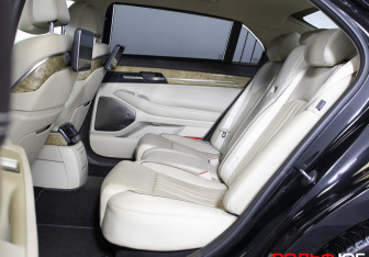 Подержанный автомобиль Genesis G90 2017 года (10 фото)