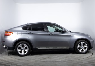 Подержанный автомобиль BMW X6 2013 года (4 фото)