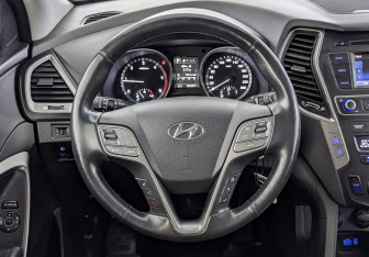Подержанный автомобиль Hyundai Santa Fe 2018 года (22 фото)