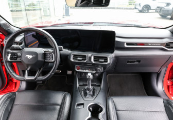 Подержанный автомобиль Ford Mustang Coupe 2024 года (17 фото)