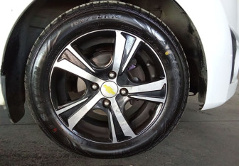 Подержанный автомобиль Chevrolet Spark 2014 года (16 фото)