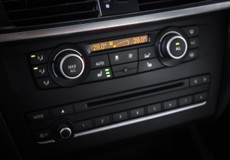 Подержанный автомобиль BMW X3 2013 года (19 фото)