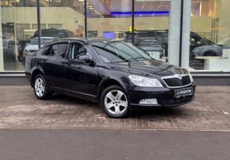Подержанный автомобиль Skoda Octavia Liftback 2010 года (3 фото)