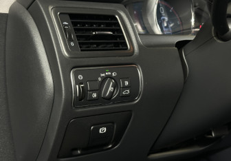 Подержанный автомобиль Volvo XC70 2016 года (18 фото)