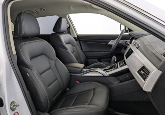 Подержанный автомобиль Geely Atlas 2021 года (23 фото)