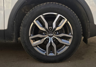 Подержанный автомобиль Chery Tiggo 4 2022 года (15 фото)