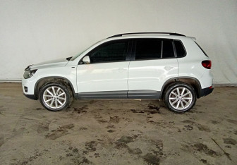 Подержанный автомобиль Volkswagen Tiguan 2015 года (4 фото)
