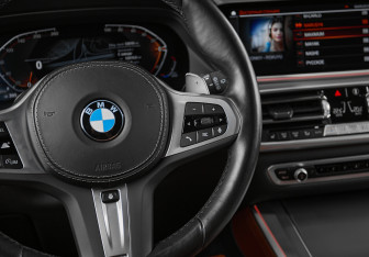 Подержанный автомобиль BMW X5 2023 года (14 фото)