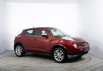 Подержанный автомобиль Nissan Juke 2014 года (3 фото)