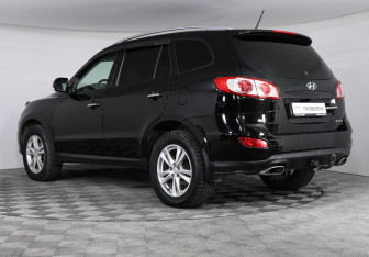 Подержанный автомобиль Hyundai Santa Fe 2011 года (4 фото)