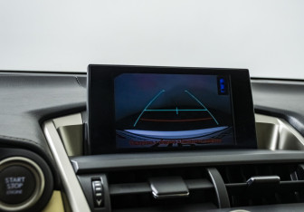 Подержанный автомобиль Lexus NX 2015 года (16 фото)